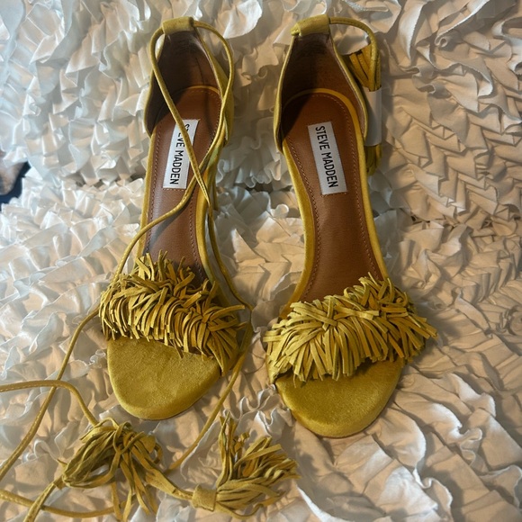 Steve Madden Shoes - Steve Madden • Mustard Fringe Sandals • 7M • NWT •